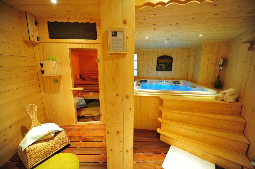 Le Saporta- Studios Et Appartements Meubles De Tourisme Ле-Льоран Екстер'єр фото